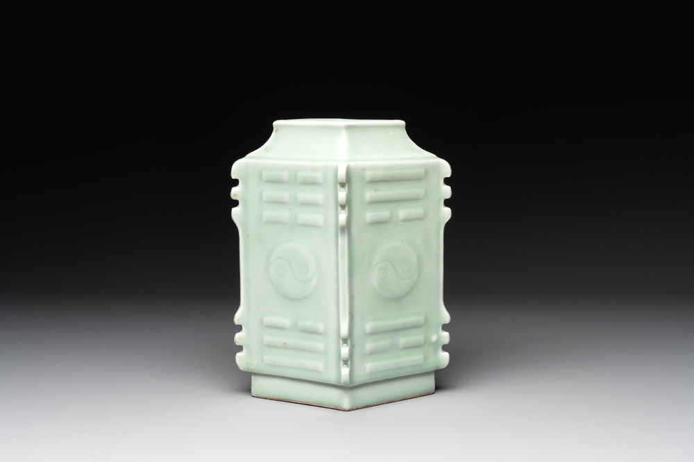 A Chinese celadon-glazed lozenge-shaped 'cong' vase, 19th C.