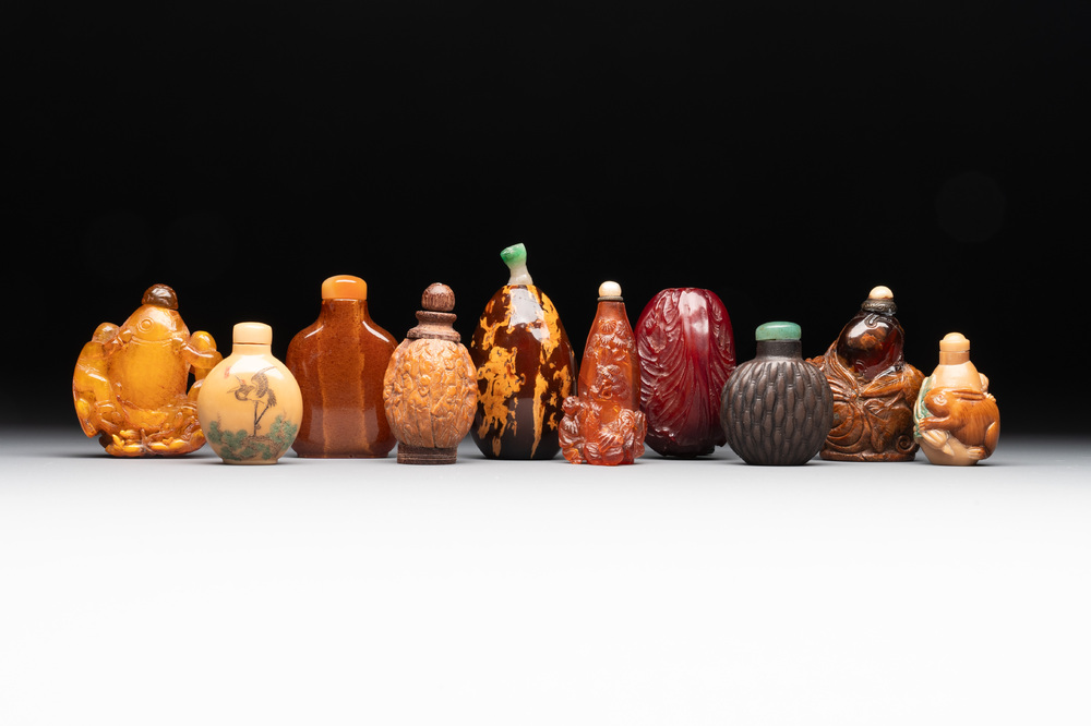 A collection of ten Chinese snuff bottles, 20th C.