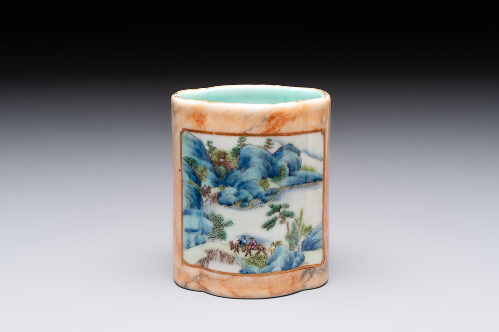 A Chinese famille rose 'faux-marbre' quadrifoil brush pot, Qianlong mark, 19th C.
