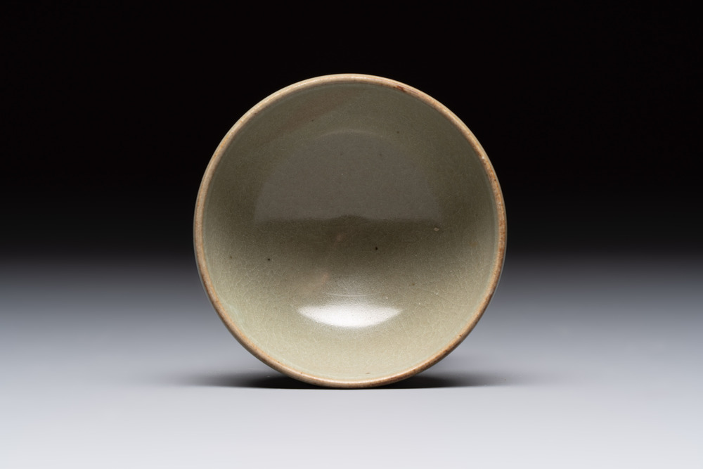 A Chinese 'jun' cup, Yuan/Ming