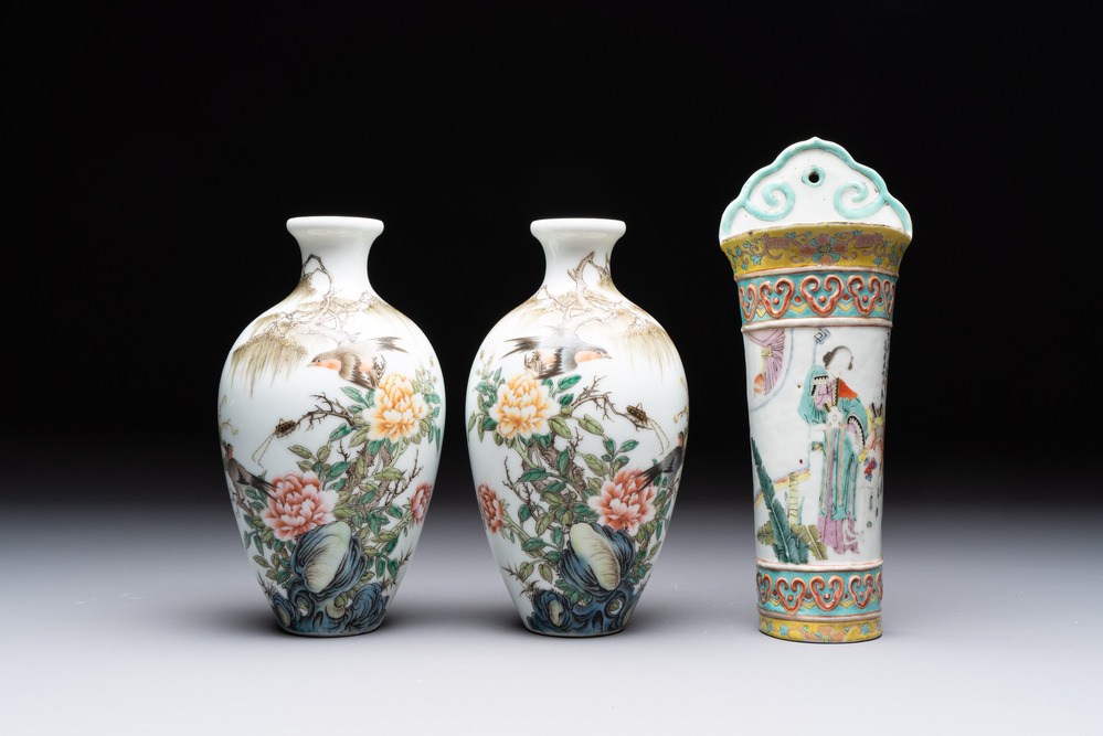 Two Chinese famille rose vases and a wall pocket vase, 19/20th C.