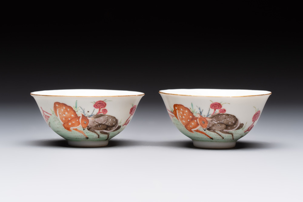 A pair of Chinese famille rose 'deer and bats' bowls, Daoguang mark, 20th C.