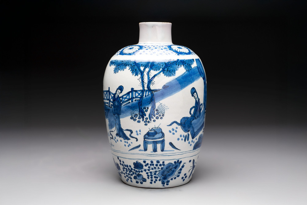 A blue and white Dutch Delft chinoiserie vase, 18th C.