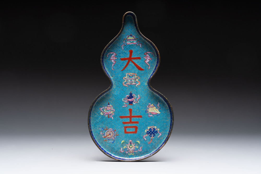 A fine Chinese Canton enamel double-gourd-shaped 'Da Ji 大吉' tray, Jiaqing