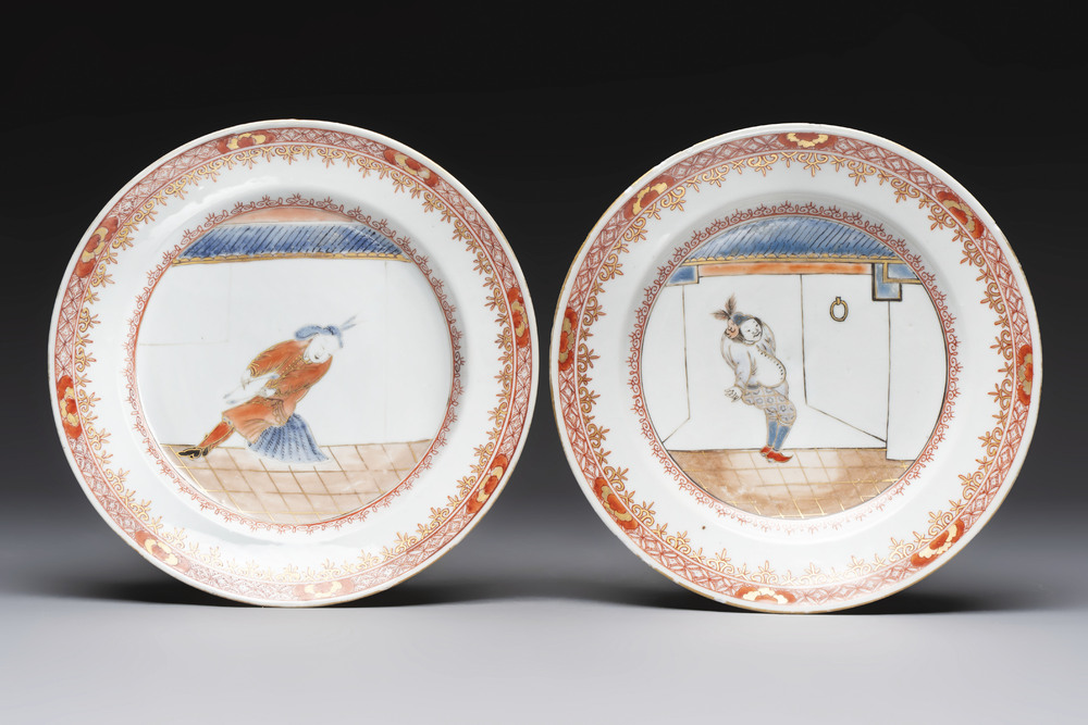 A rare pair of Chinese polychrome 'Commedia dell&rsquo;arte' 'South Sea Bubble' plates, Yongzheng, ca. 1725