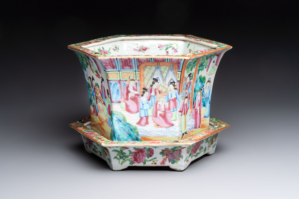 A Chinese Canton famille rose hexagonal jardini&egrave;re and stand, 19th C.