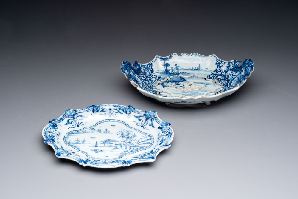 A blue and white Dutch Delft strainer and stand, 18th C.