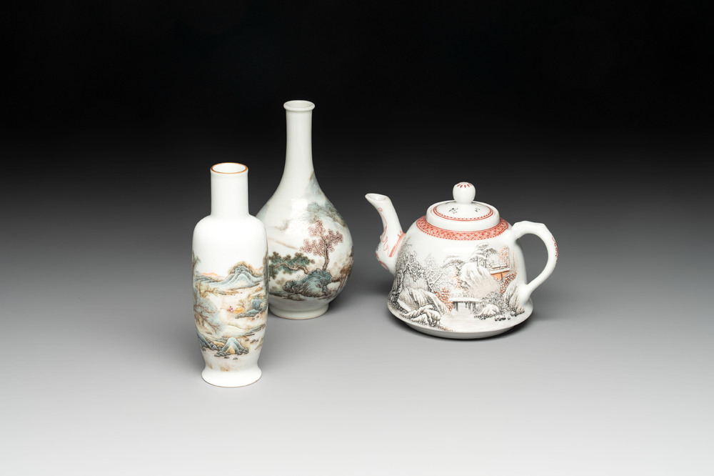 Two Chinese famille rose vases and a covered teapot, Yongzheng and Qianlong mark, signed Yu Wenhuan 余文環, 20th C.