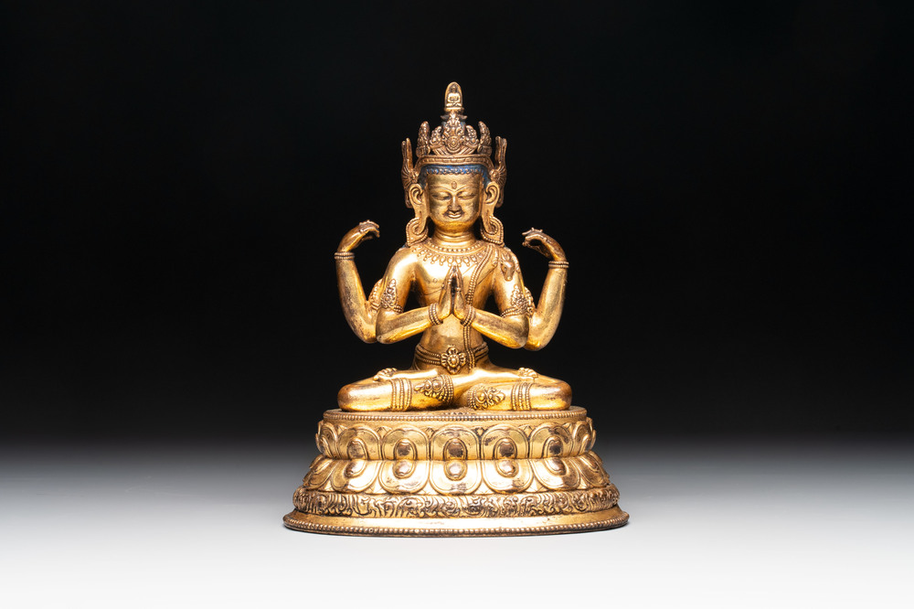 A fine Sino-Tibetan gilt-bronze Buddha, 17/18th C.