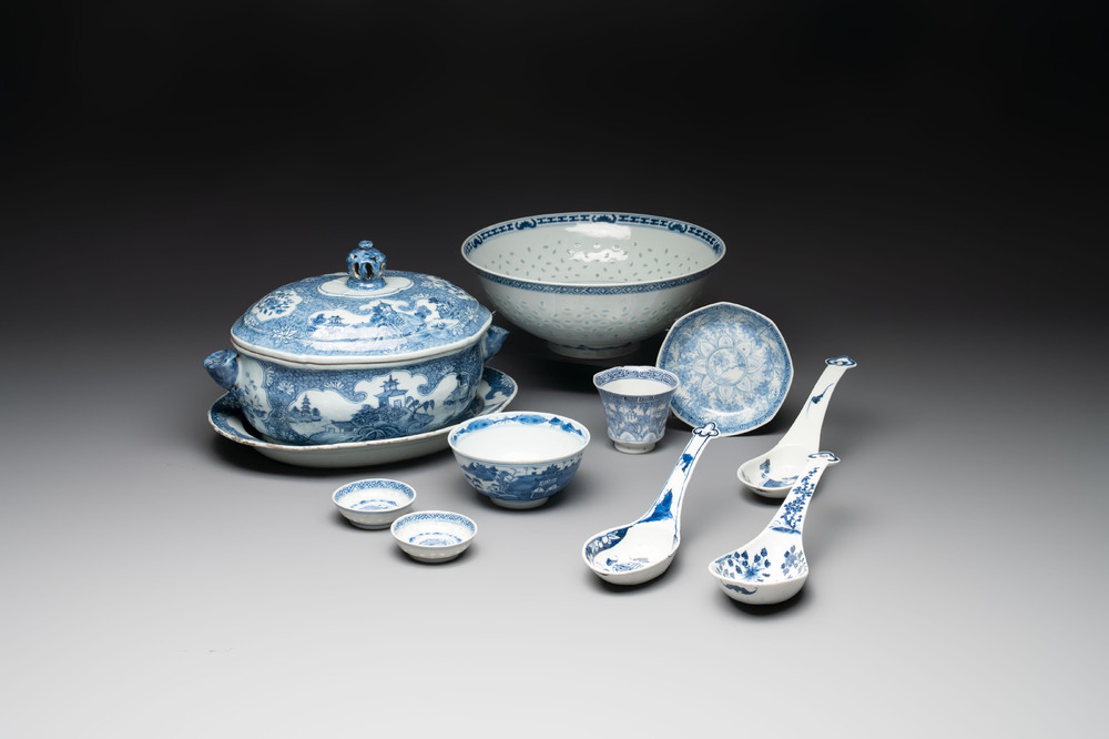 Ten Chinese blue and white wares, Jin Tang Fa Ji 錦堂發記 and Wan Yu 玩玉 mark, 18/20th C.