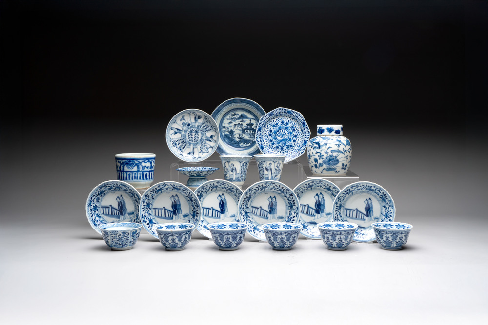 20 Chinese blue and white wares, 19th C.
