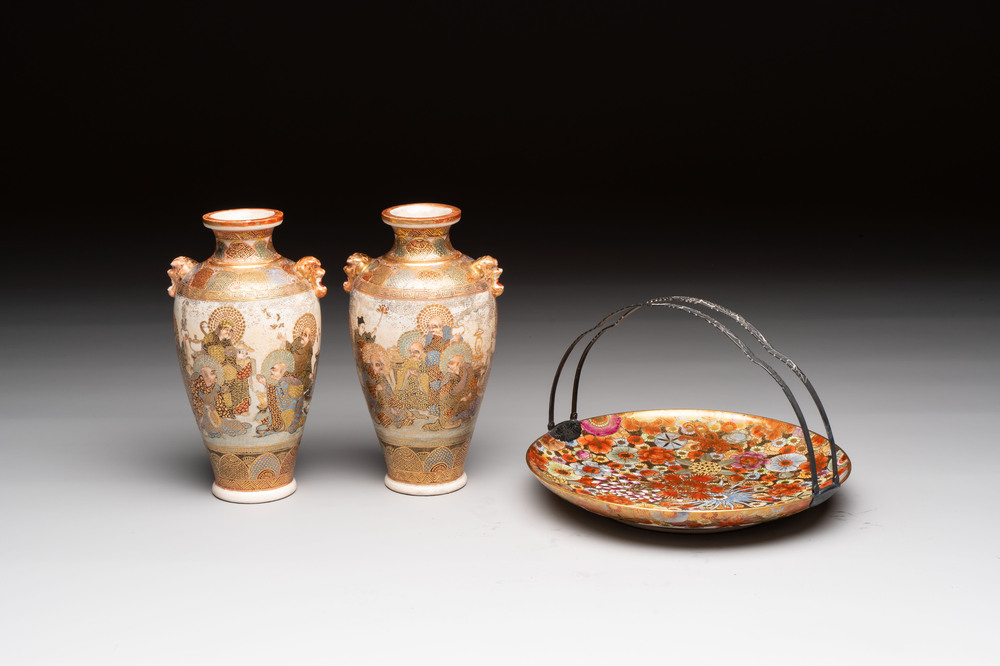 A pair of fine Japanese Satsuma vases and a 'mille-fleur' plate,  Tazawa 田沢造 and Takeda 武田 mark, Meiji, 19/20th C.