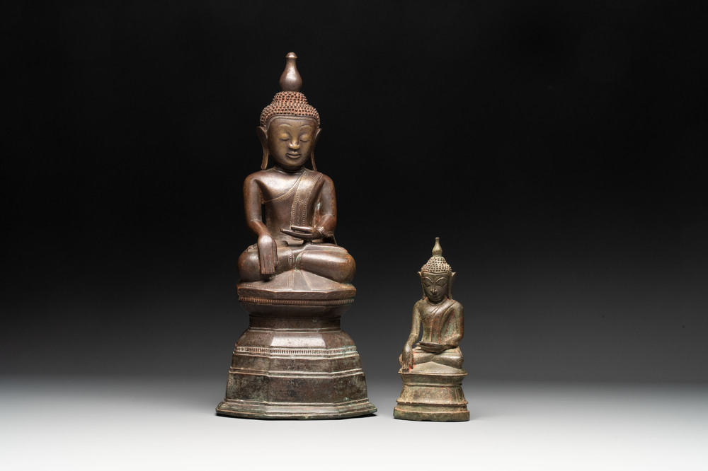 Two Burmese bronze sculptures of Buddha, 18th C.