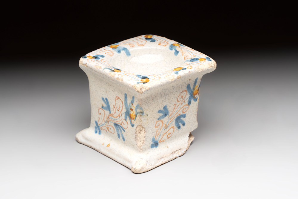 A polychrome Dutch maiolica salt, excavated in The Hague, probably Verstraeten workshop, Haarlem, 17th C.