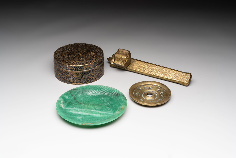 A brass weight, an inkwell, a box and a jade saucer, incl. Mughal, Ottoman and Qajar, 18/20th C.