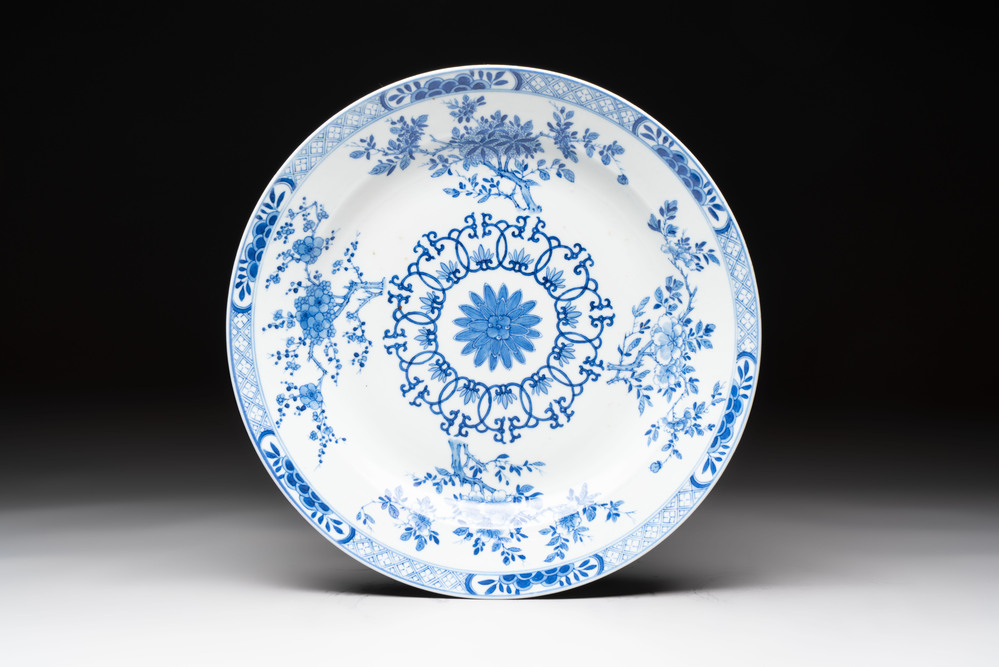 A Chinese blue and white dish with floral design, Kangxi mark, 19th C.