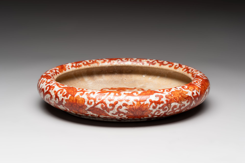 A Chinese iron-red-decorated crackle-glazed  'chilong and lotus scroll' brush washer, 19th C.