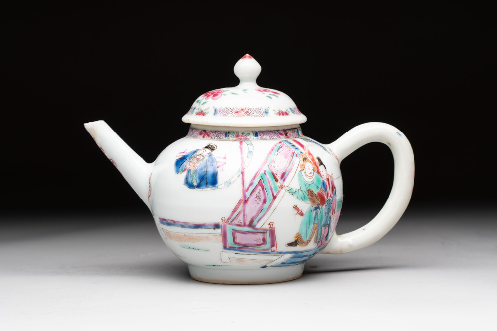A Chinese famille rose 'Feng Yi Ting 鳳儀亭' teapot, Yongzheng