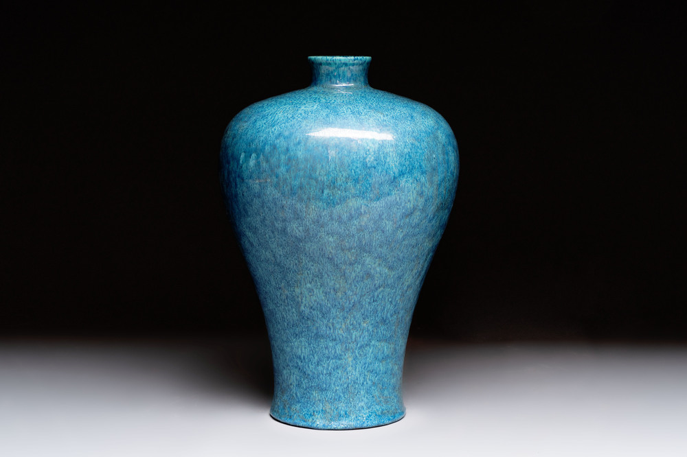 A Chinese robin's egg-glazed &lsquo;meiping&rsquo; vase, 19/20th C.
