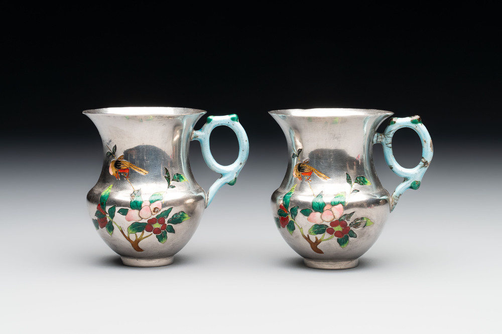 A pair of Chinese enamelled silver handled cups, Zu Wen 足紋 mark, 20th C.