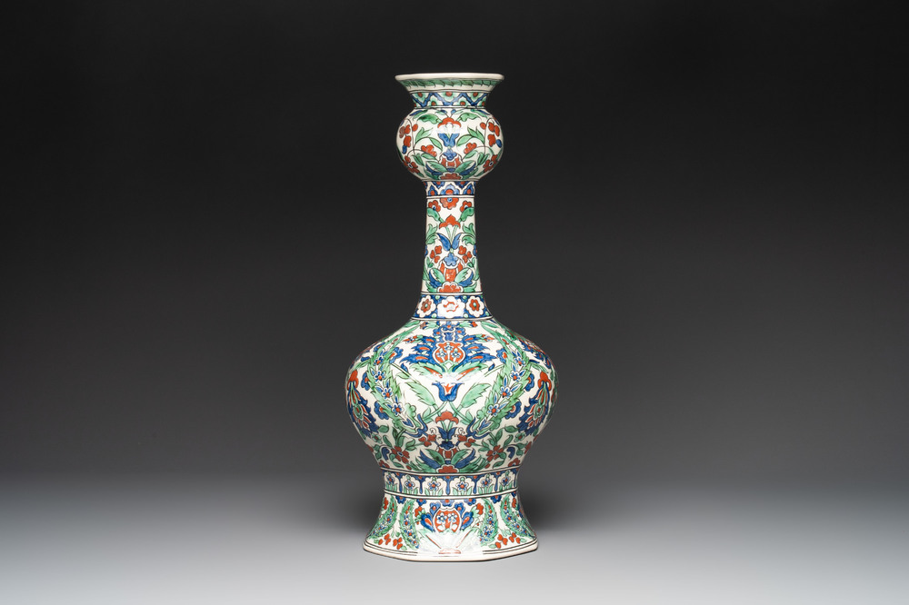 An large Iznik-style garlic head vase, Boch Fr&egrave;res Keramis, 20th C.