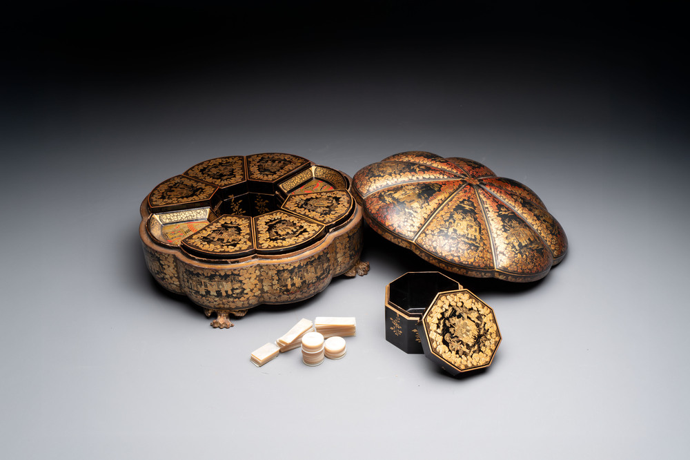 A Chinese Canton gilt-lacquered box and cover, incl. mother-of-pearl accessories, 19th C.