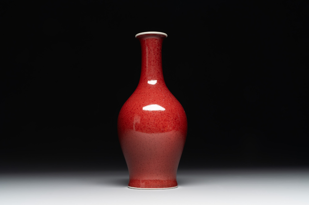 A Chinese copper-red-glazed vase, Xuande mark, 18/19th C.