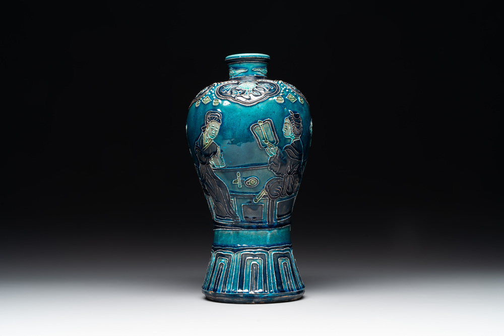 A fine Chinese Fahua 'meiping' vase with figural design, Ming