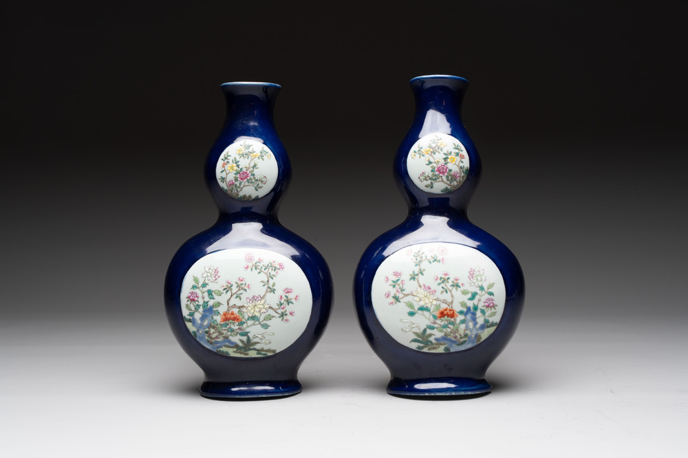 A pair of Chinese famille rose blue-ground wall pocket vases with floral design, Jing Shun Tang 經筍堂 mark, 19th C.