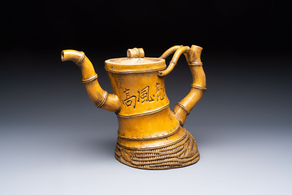 A massive Chinese Yixing stoneware 'bamboo' teapot, signed Wei Guojun 魏國軍, 20th C.