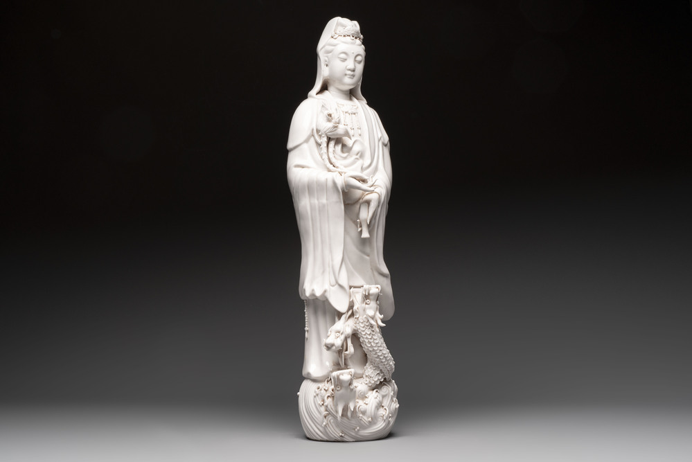A large Chinese Dehua blanc de Chine standing Guanyin, 20th C.