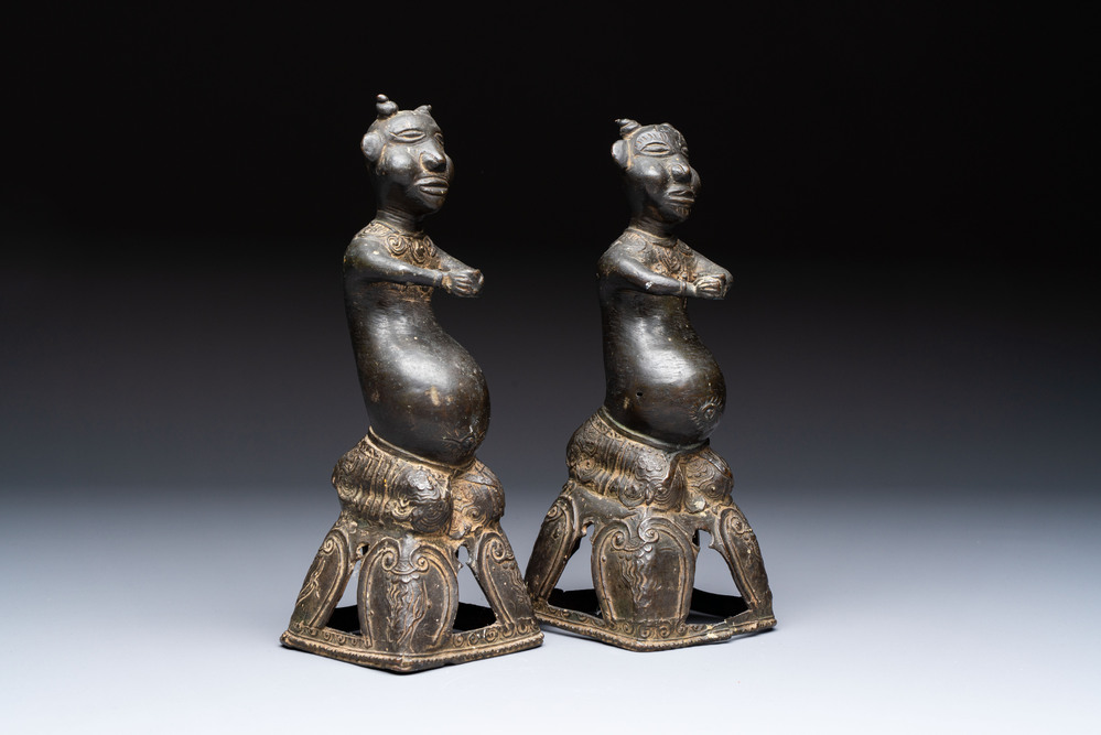 A pair of Vietnamese bronze figures, 19/20th C.