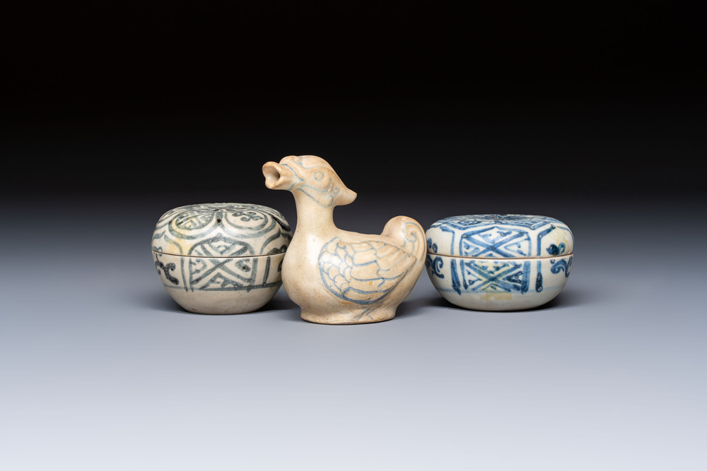 Two Annamese of Vietnamese covered boxes and a bird-form water dropper, 16/17th C.