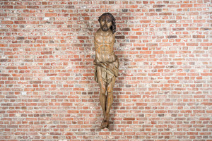 Grand Christ en bois sculpté et polychromé, Italie, 16ème