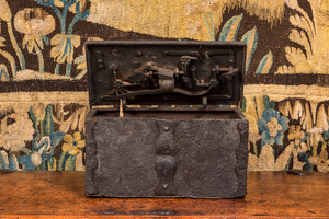 A wrought iron money box or strongbox, 16/17th C.