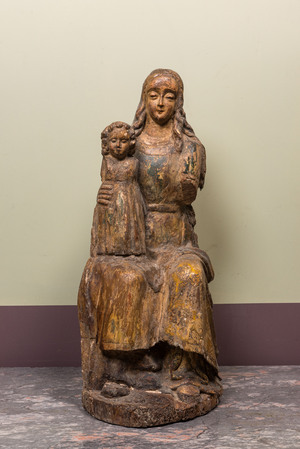 Een polychrome houten 'Sedes Sapientiae' sculptuur, 17/18e eeuw