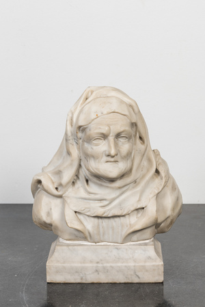 A marble bust of a lady, 17/18th C.