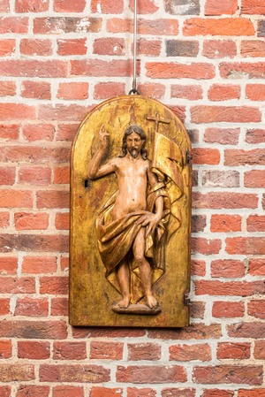 Porte de tabernacle en bois sculpté et doré représentant le Christ bénissant, Espagne, 17ème