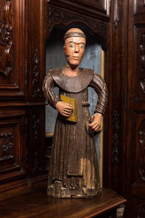 A polychrome wooden sculpture of a monk, 17/18th C.