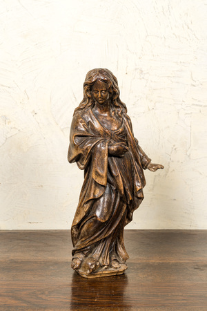 Een sculptuur van Maria Magdalena in notelaar, 17e eeuw