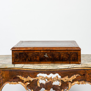 A rectangular veneered wooden box, 18th C.