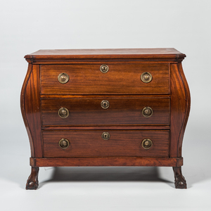 Een Hollandse mahoniehouten commode, 19e eeuw