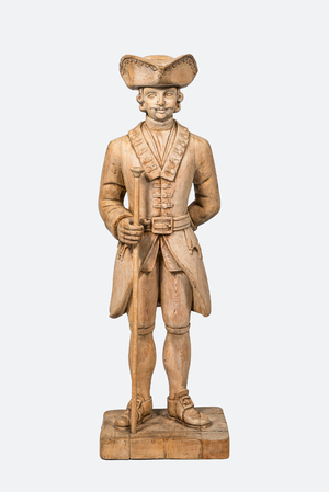 A bleached oak wooden sculpture of a gentleman, 20th C.