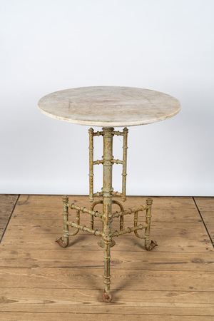 A cast iron tripod side table with marble top, 20th C.
