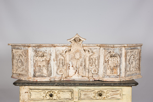 A patinated and partly gilt wooden altar crown, 18th C.