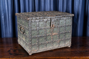 A wrought iron mounted wooden coffer with leather upholstery, 17/18th C.