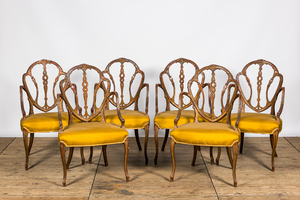 Six chaises de style George Hepplewhite en bois polychrome et partiellement doré, Angleterre, 19ème