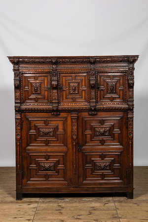 Armoire à cinq portes de style Renaissance en bois, 17ème