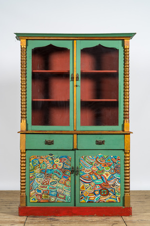 A gilt and polychrome wooden display cabinet, 20th C.