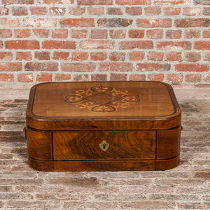 An inlaid wooden 'marqueterie de paille de Lyon' coffer, 18/19th C.